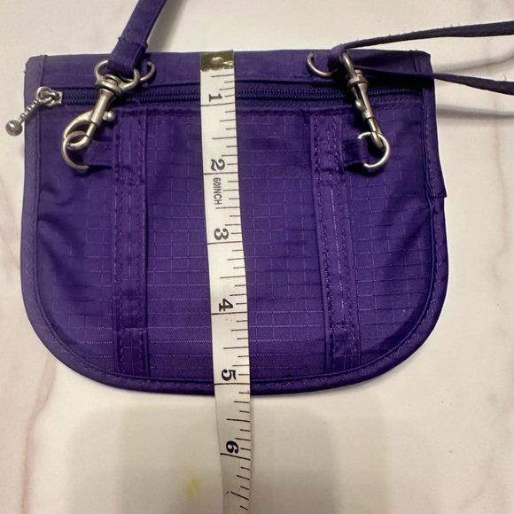 PURPLE ADJUSTABLE BAGGALLINI - NYLON CROSSBODY BAG - Picture 5 of 9